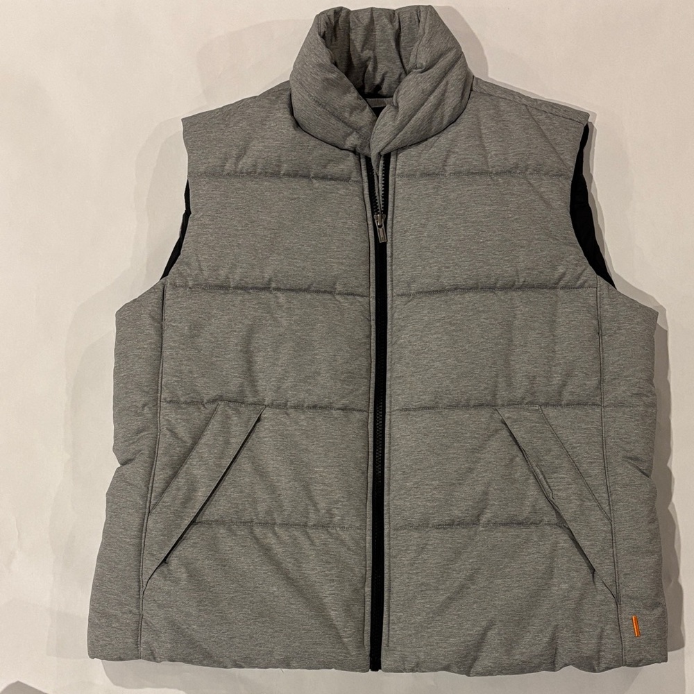 Women's Lucy Gray Puffer Vest XL

Like new.